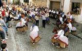 La Ballada dels Cavallets. Festa Major 2001. Foto cedida per l'Ajuntament de Sant Feliu de Pallerols