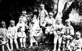 Quadre dels nens. La Passió, 1902. Foto cedida pel Patronat de la Passió d'Esparreguera
