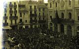A la plaça del Blat esperant l’arribada dels banderers, 1922. Autor: Sr. Castelltort
